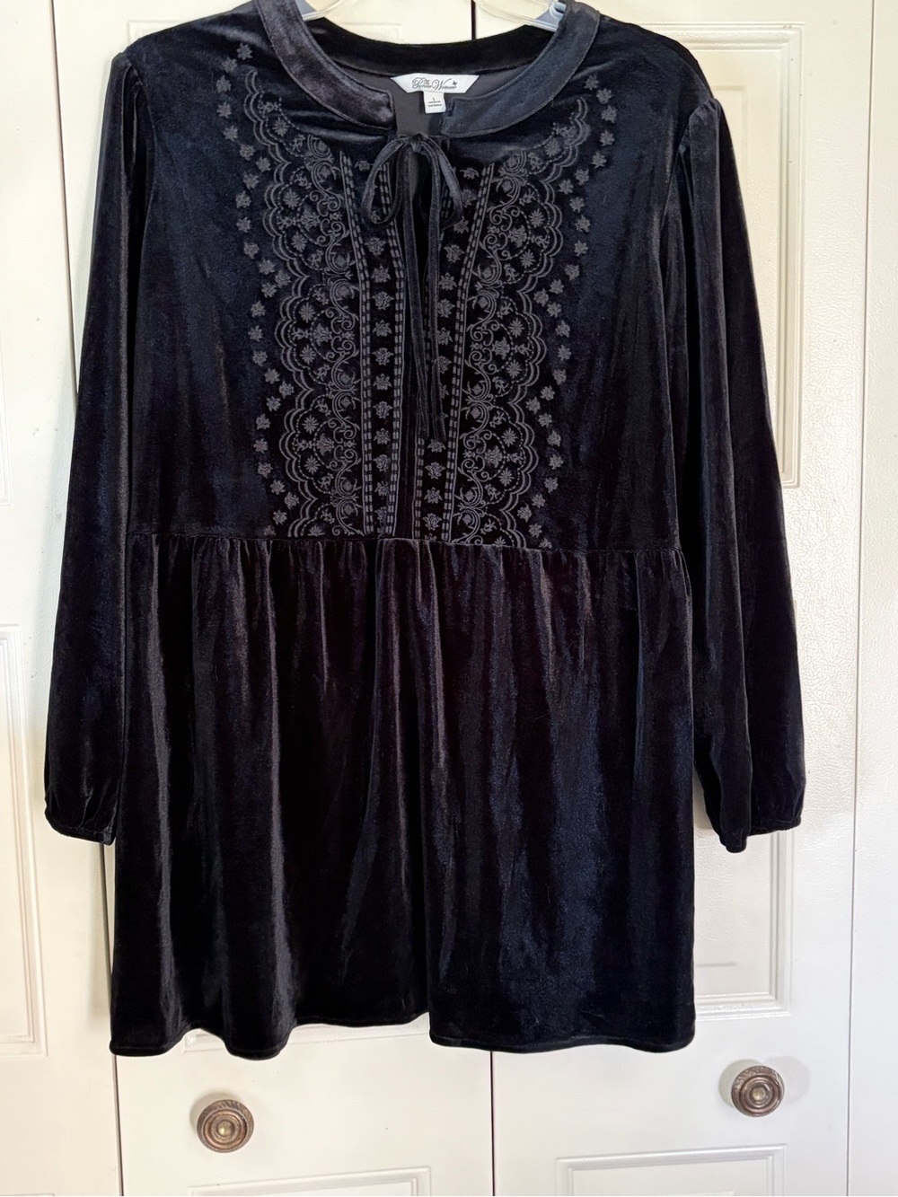 Velvet Womens Black Cottagecore Whimsigoth Top Tunic Sz. LG Embroidered Fairy